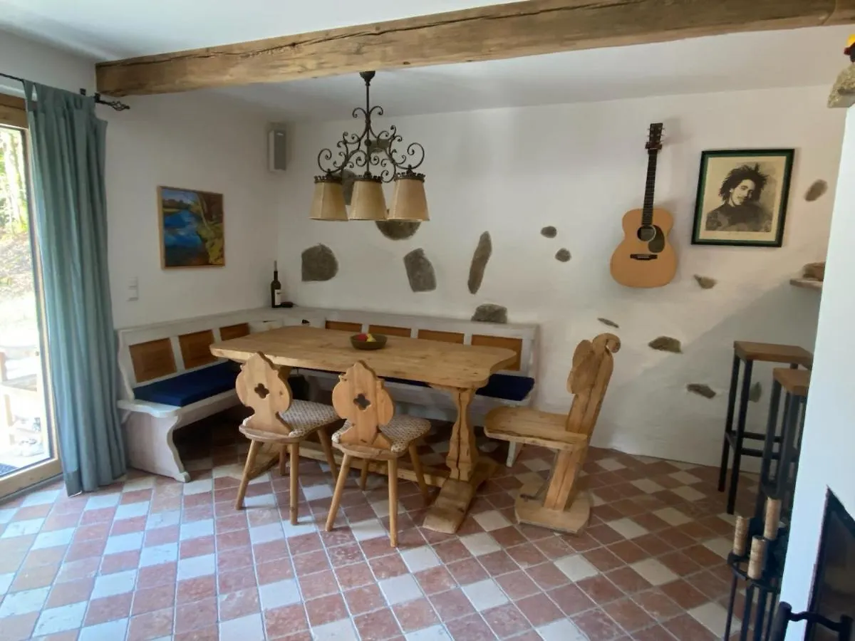Das Hexenhaus: Haus Im Wald Rinchnach Vakantiehuis